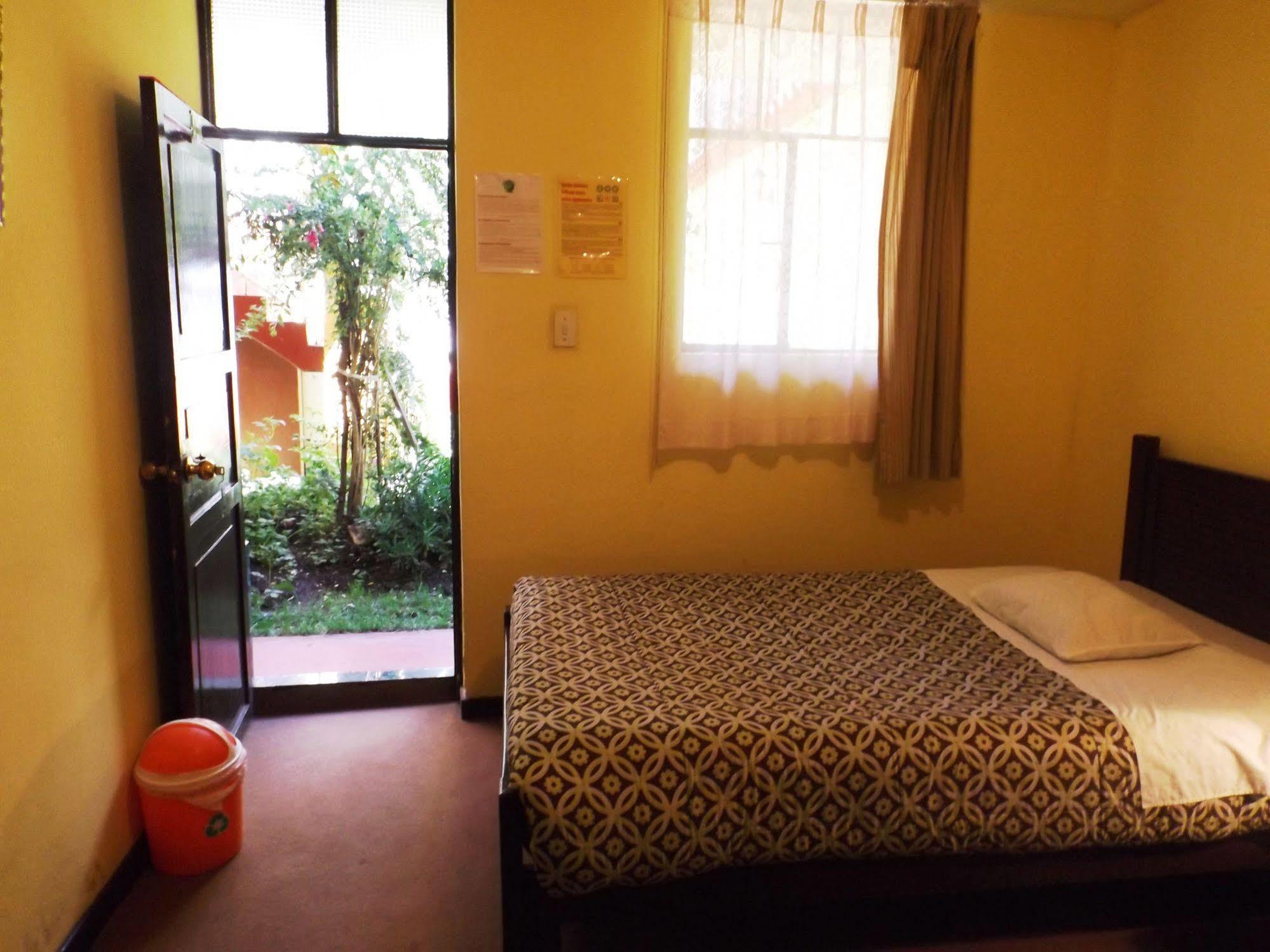 El Manzano Guest House Πούνο Εξωτερικό φωτογραφία