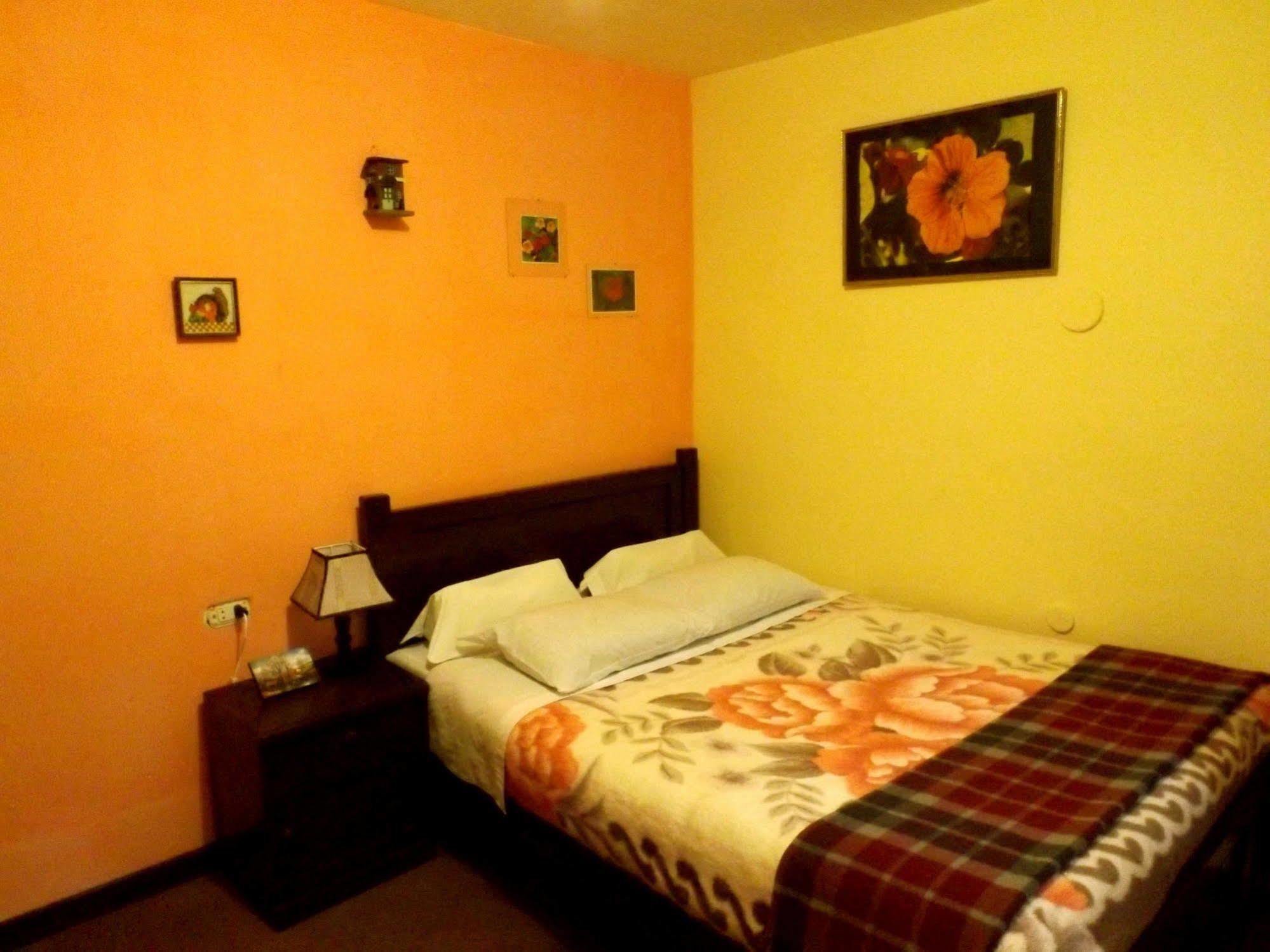 El Manzano Guest House Πούνο Εξωτερικό φωτογραφία